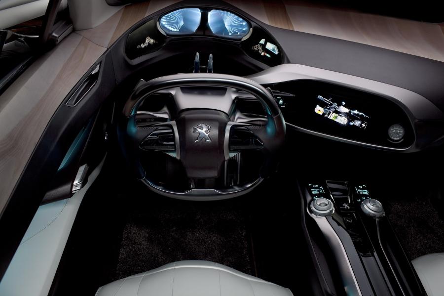 Торпедо Peugeot SR1 Concept 2010 года  (фото 7 из 57)
